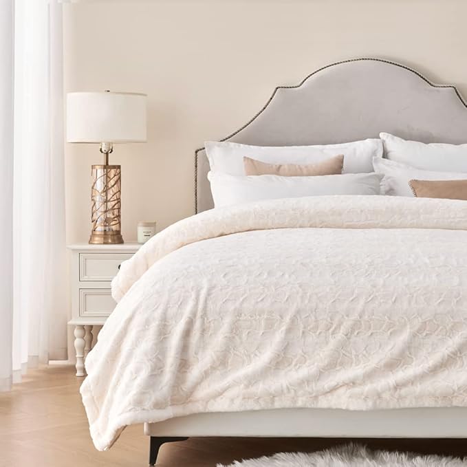 Krifey Oversized Faux Fur Blanket, Super Soft Cozy Blanket, Luxury Fluffy Throw Blanket Fuzzy Bed Throw, Plush for Women, Cream 60" x 80"