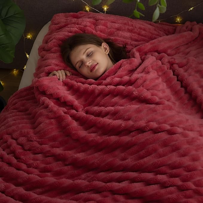 NEWCOSPLAY Super Soft King Blanket Coral Pink Premium Silky Flannel Fleece 3D Ribbed Jacquard Lightweight Bed Blanket All Season Use (Coral Pink Ribbed, King(90"x110"))