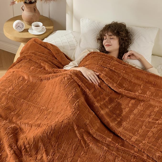 Krifey Burnt Orange Faux Fur Blanket for Queen Size Bed, 3D Marble Texture Soft Cozy Fuzzy Plush Thick Fall Blanket, Birthday for Women Mom Girlfriend, Camel, 90x90in