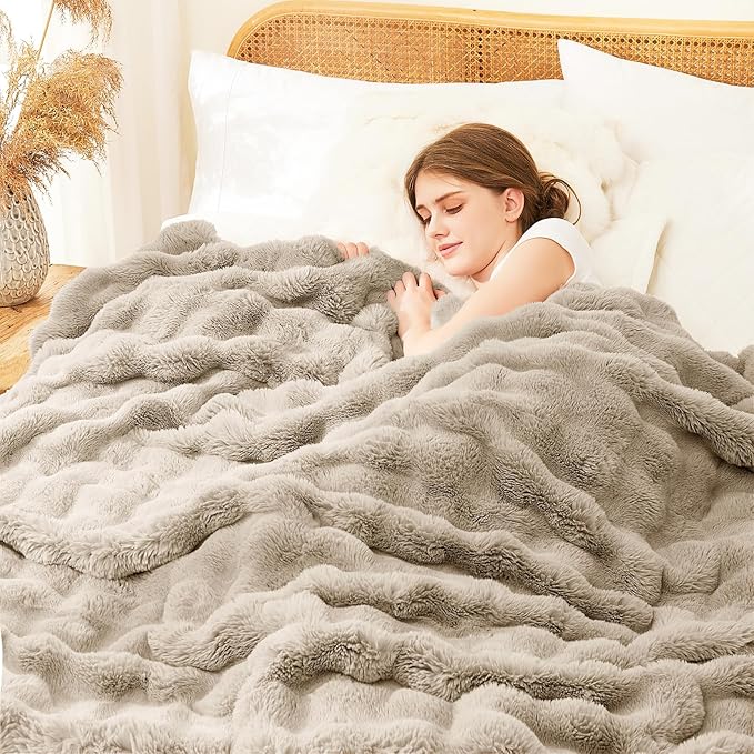 L'AGRATY Faux Rabbit Fur Blanket: 90" x 90" Queen Luxury Soft Fluffy Thick Fur Throw Blanket for Couch Bed Sofa - Cozy Plush Bubble Blankets for Winter: Flannel Fleece Decorative Blanket(Castle Grey)