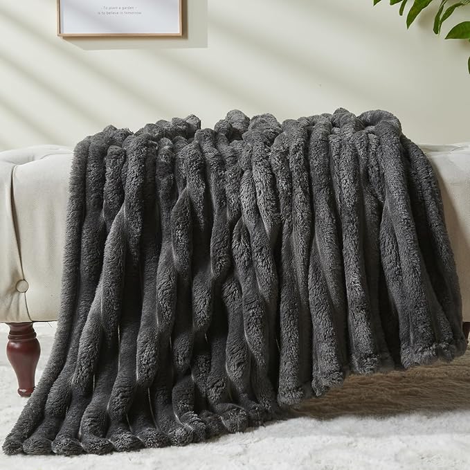 NEWCOSPLAY Super Soft Throw Blanket Grey Premium Silky Flannel Fleece 3D Ribbed Jacquard Lightweight Bed Blanket All Season Use (Grey Ribbed, Throw(50"x60"))