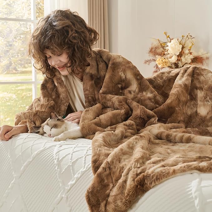 Krifey Faux Fur Throw Blanket for Couch Bed, 3D Marble Texture Soft Throws, Cozy Fuzzy Plush Thick Warm Blanket, Faux Rabbit Fleece, Christmas Birthday Gifts for Men Dad, Tie Dye Brown, 60x80in