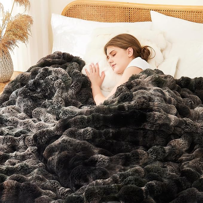 L'AGRATY Faux Fur Throw Blanket: 50" x 60" Luxury Soft Fluffy Thick Rabbit Fur Blankets for Couch Bed Sofa - Cozy Plush Bubble Blankets for Home Decor: Warm Flannel Fleece Decorative Blanket